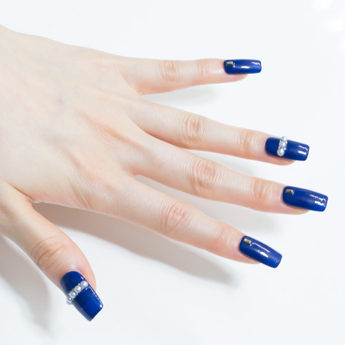 パールラインの濃いめブルーネイル