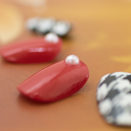 赤の千鳥格子柄ネイル